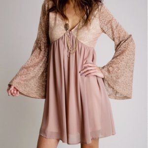 Gorgeous boho belle sleeve dress
